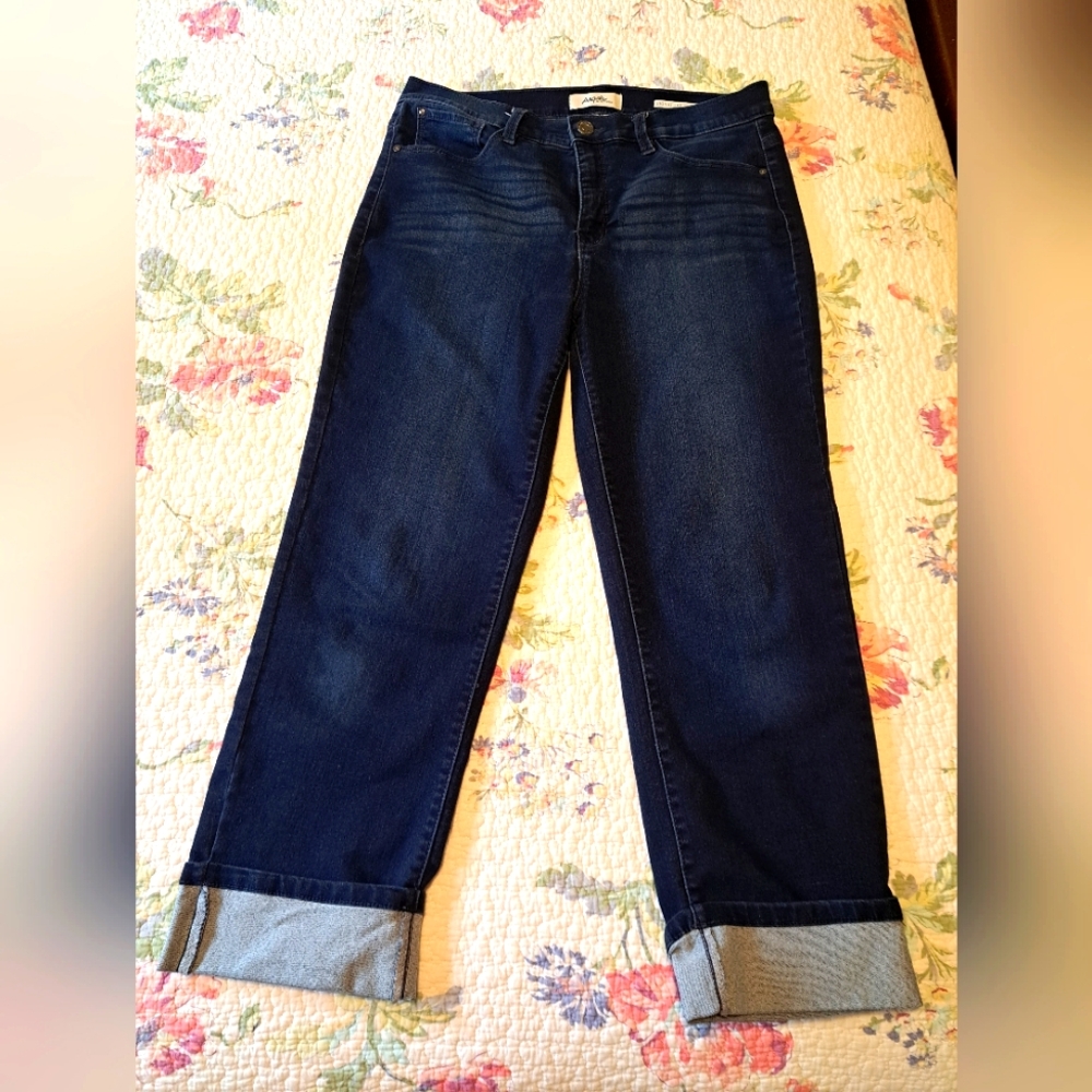 Angels Classic Cropped Blue Jeans